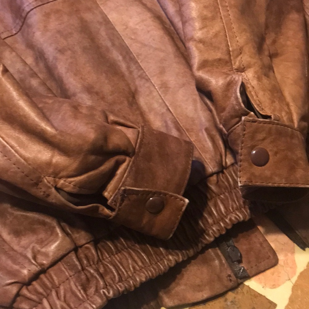 ✅ Brown leather jacket - Picture 6 of 8